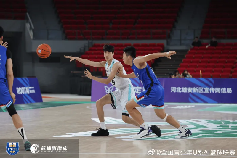 上海U21男篮对阵湖南工业大学精彩图集：上海大胜对手20分