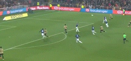 NG体育线上入口-【法甲】埃基蒂凯一度扳平 巴黎1比3客负朗斯遭首败